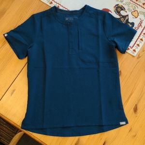 FIGS scrub top Small